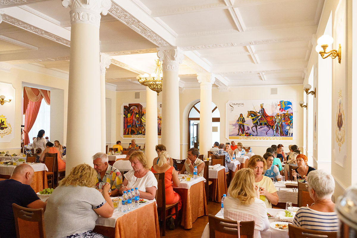 Завтрак в ресторане Консул в ТОК Судак в Крыму